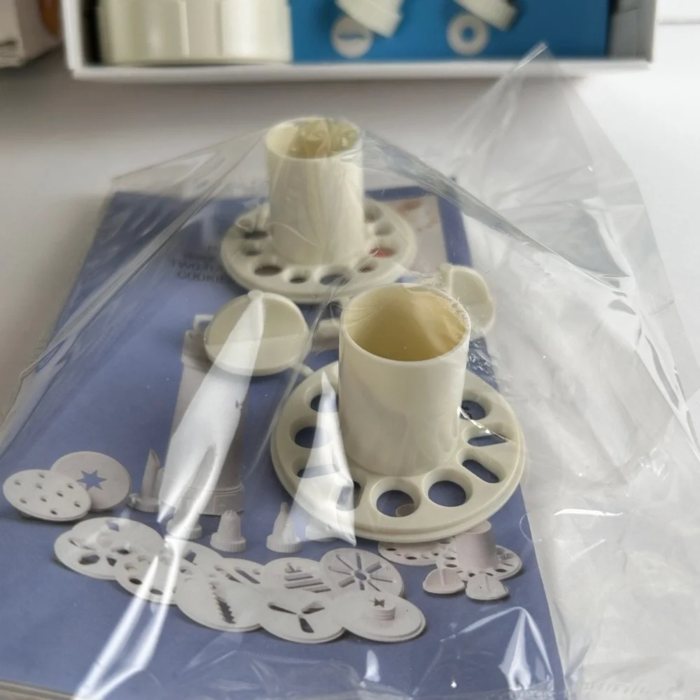 Cookie Press & Food Decorator Hutzler New Open Box Complete Holiaday Baking